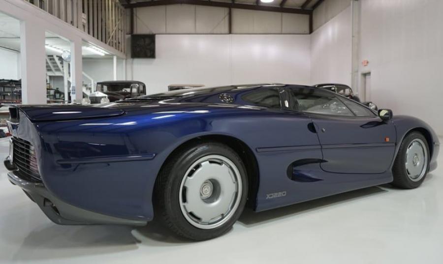  Jaguar XJ220 1994 года  (фото 10 из 55)